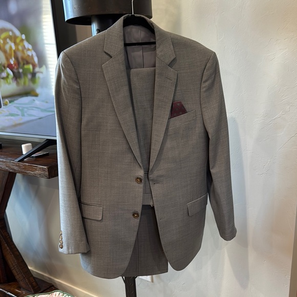 Ralph Lauren Men's Gray suit